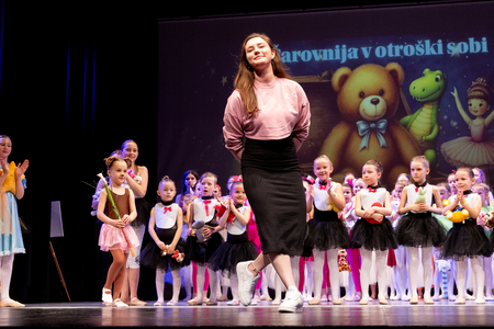 BALET- ČAROVNIJA V OTROŠKI SOBI 24.5.2025 - Valter Leban-6834